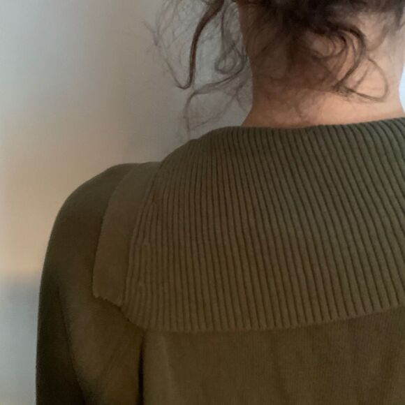 Ellen Tracy olive asymmetrical collar sweater, long-sleeved, front pockets, L - Picture 9 of 15